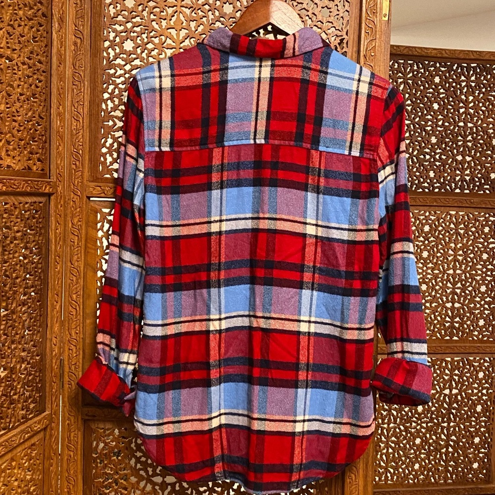 🚺 AEO SOFT red & blue super soft flannel - Picture 2 of 6